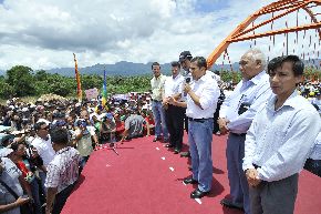 Jefe del Estado, Ollanta Humala, en anterior inauguración de un puente. Foto: ANDINA/Prensa Presidencia.