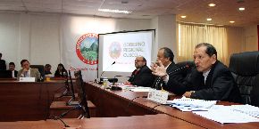 Ministro de Energía y Minas, Jorge Merino, participó en reunión de presidentes regionales de la macrorregión sur que se realizó en Cusco.