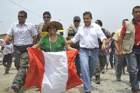 CARABAYLLO, LIMA. FEBRERO 19. Presidente Ollanta Humala participó en la inauguración del proyecto de ampliación de redes de electrificación primaria en el Valle del Río Chillón, en el Centro Poblado Río Seco, en el distrito de Carabayllo. Foto: ANDINA/Prensa Presidencia.