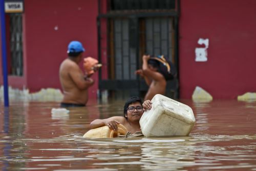 Los daños causados por El Niño costero fueron cuantiosos y dejaron miles de damnificados.