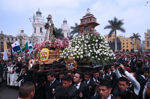 Procesión por Santa Rosa de Lima