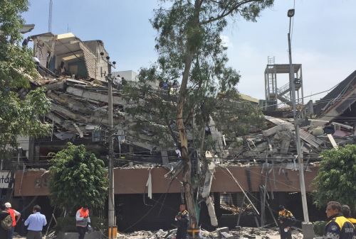 Un sismo de 7,1 grados sacudió la Ciudad de México, causando escenas de pánico entre sus 20 millones de habitantes
