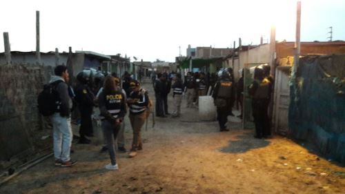 Operativo policial se ejecutó en varias zonas de la ciudad de Ica.