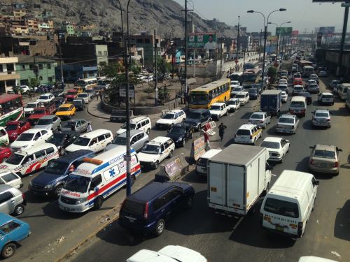 Congestión vehicular en Lima