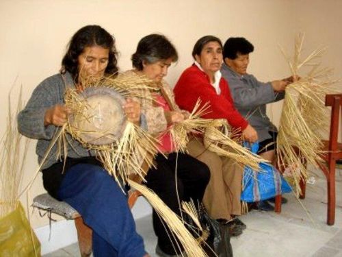 Indecopi realiza campaña para que los artesanos de Lambayeque se acojan a beneficio.