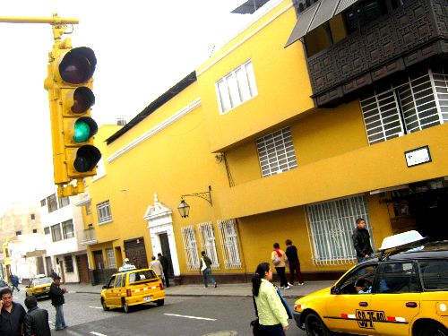 Se busca mejorar la calidad del servicio de taxis de Trujillo.